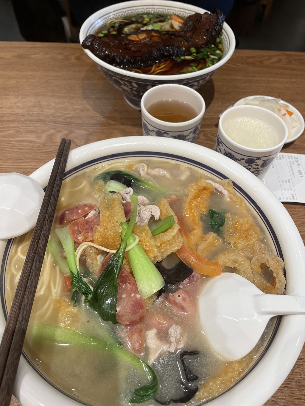 小李在樓下開(kāi)的一家面館.jpg