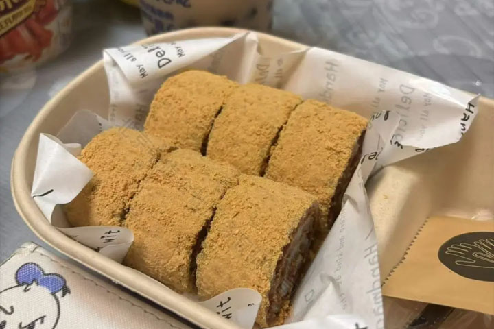 驢打滾黏黏軟軟的甜點非常好吃，我是非常愛吃.jpg