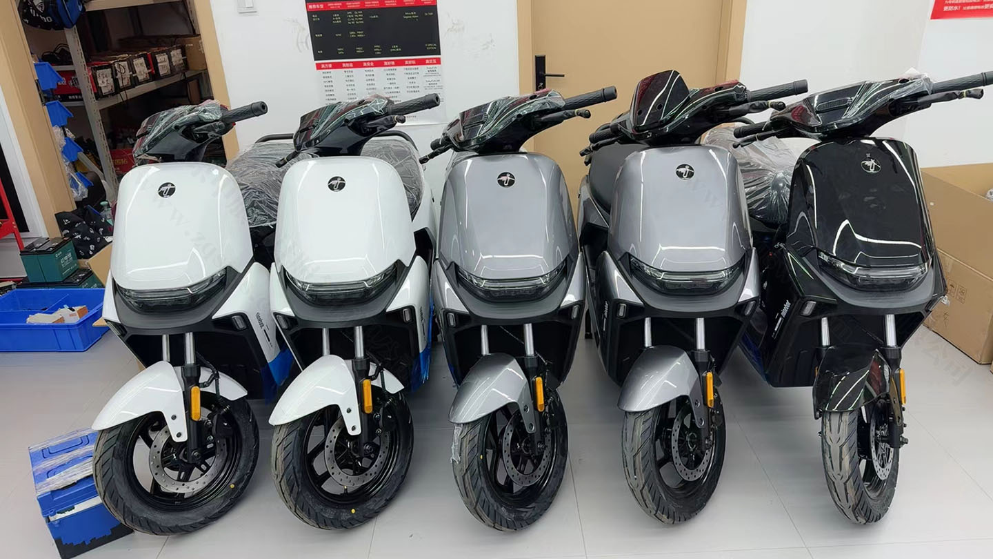 電動(dòng)車銷售店.jpg