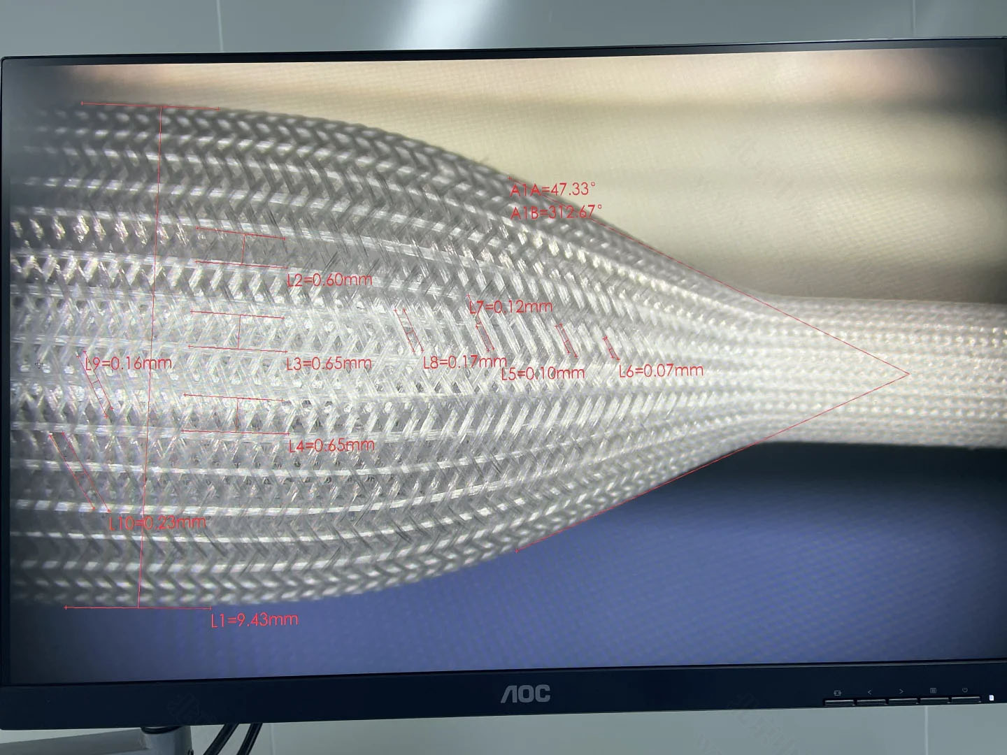 醫(yī)療器械生產(chǎn)的標(biāo)準(zhǔn)是非常嚴(yán)格的.jpg 醫(yī)療器械生產(chǎn)的標(biāo)準(zhǔn)是非常嚴(yán)格的.jpg