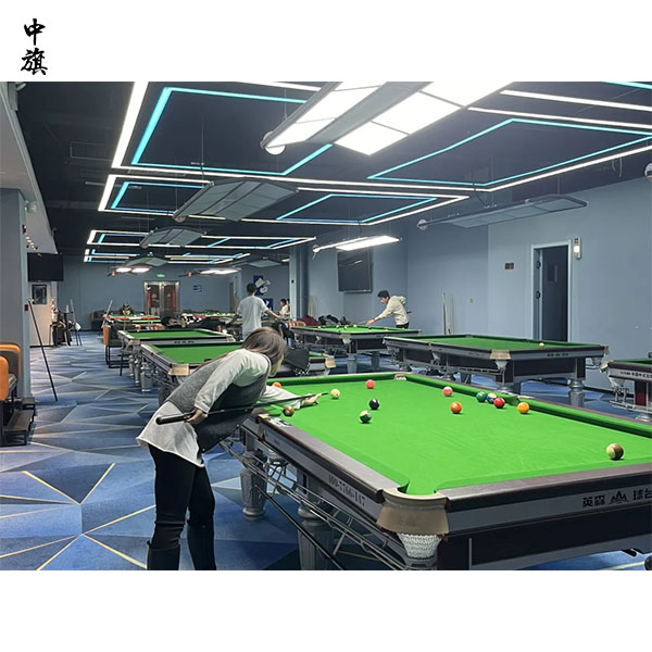 00后裸辭開臺球廳一個月收入3萬