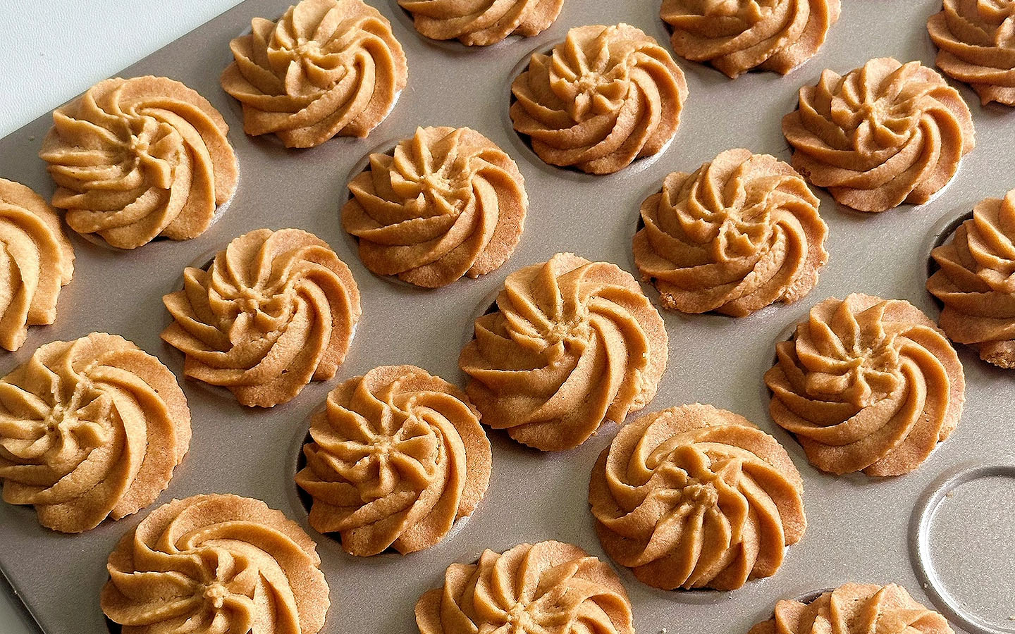 海鹽焦糖餅干剛做好一會(huì)包裝上.jpg 海鹽焦糖餅干剛做好一會(huì)包裝上.jpg