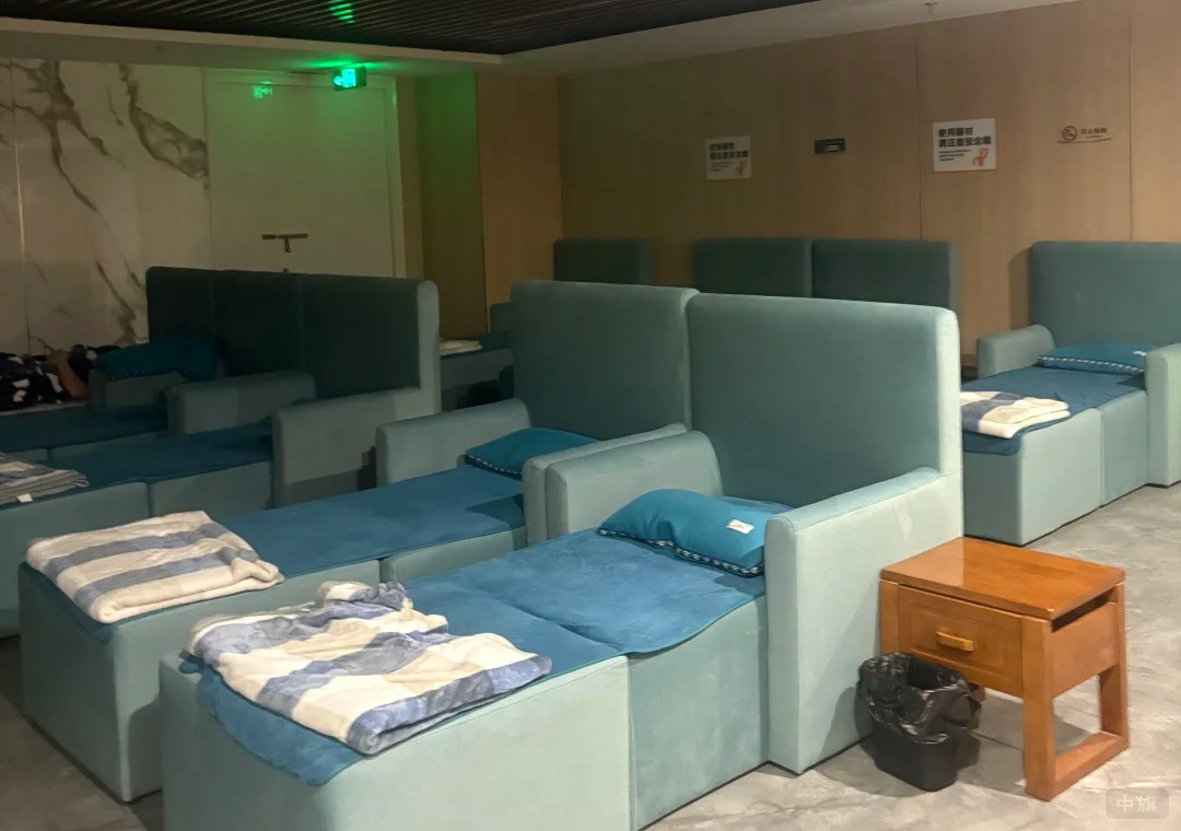 休息區(qū)上方吊頂都必須要有報(bào)警器.jpg