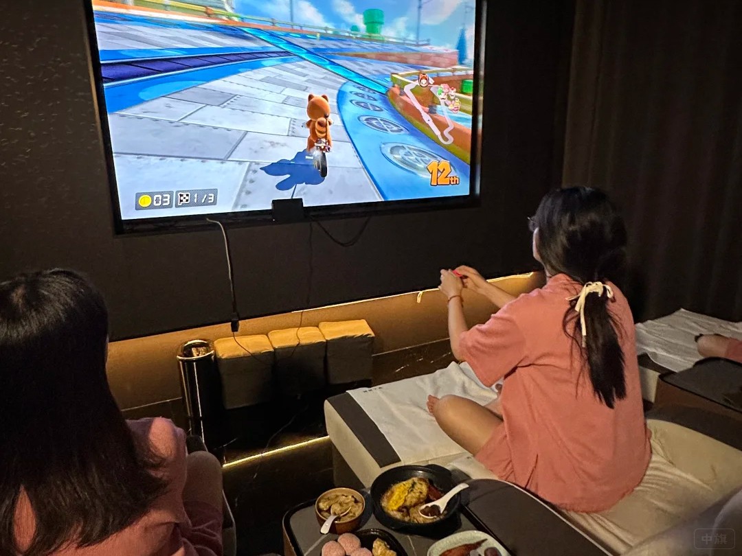 做完足浴開始玩游戲.jpg