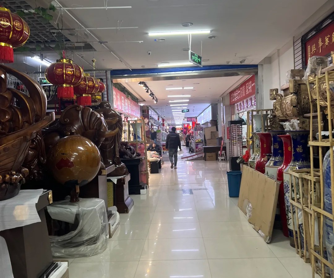 地下內(nèi)家電維修門(mén)店.jpg
